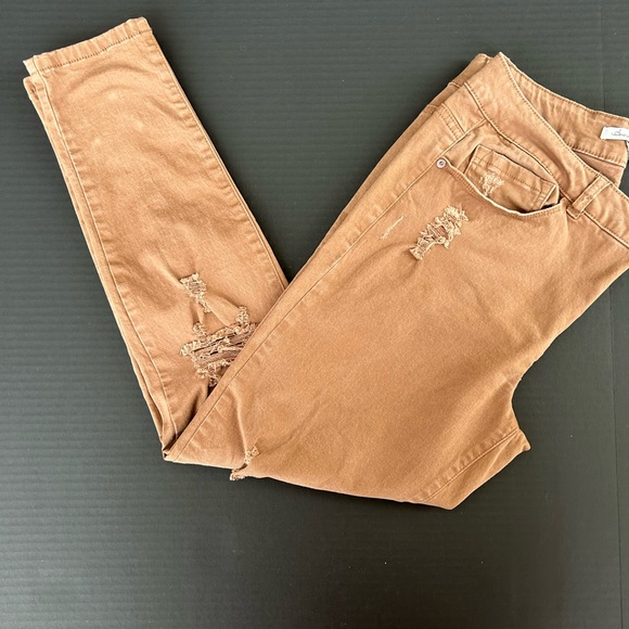 American Rag Ripped Ankle Jeans Size 11 - Picture 2 of 5